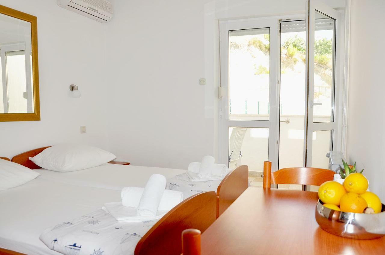 Sunrise Apartments And Studio Apartments Lokva Rogoznica Exterior photo